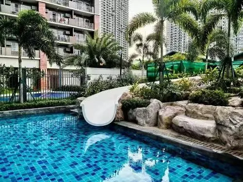 V-tan Manila